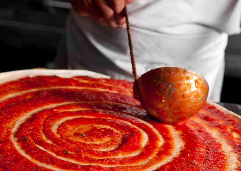 Argentinian Pizza vs. Italian Pizza: Key Differences Explained 2 How To Make Pizza From Scratch (Recipe Guide) Tips and Calories