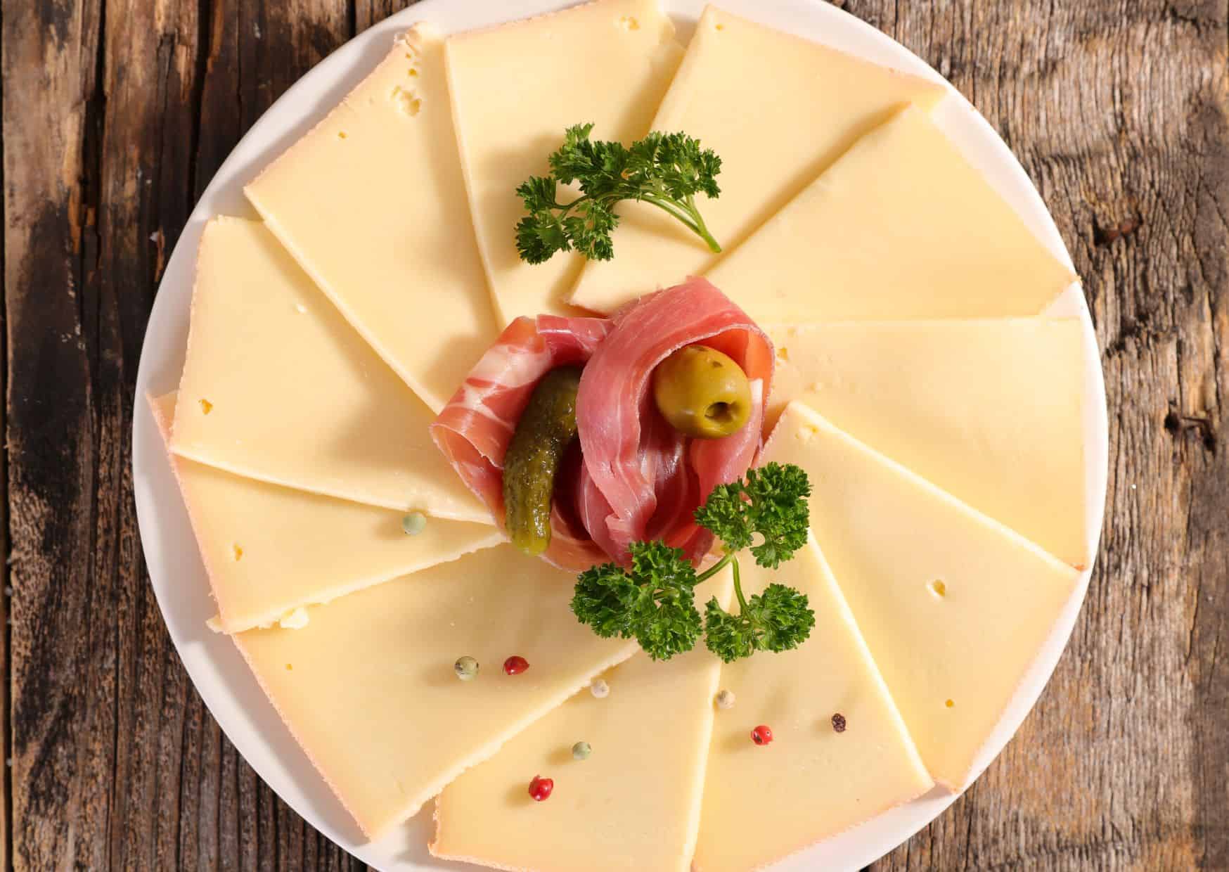 Why Everyone Is Obsessed With Raclette Right Now: The Swiss Cheese Ritual Taking Over Social Media 3 How To Make Raclette (Recipe Guide) Tips And Calories