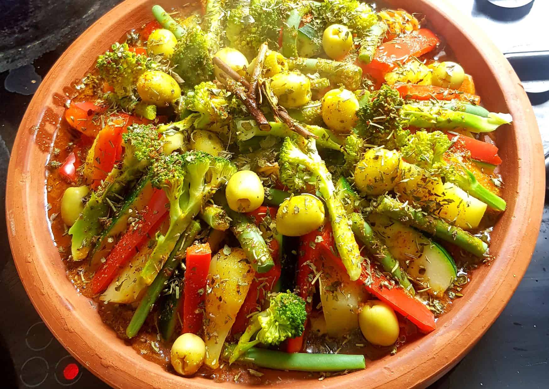 5 Most Popular African Dishes (Recipe Guide), 3 Most Popular Dinners In Morocco, How to Make Tagine (Recipe Guide) Tips And Calories