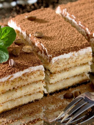 How to Make Tiramisu – Authentic Tiramisu (Recipe Guide)