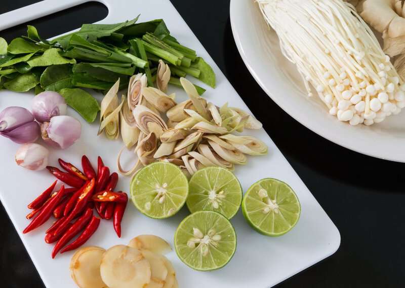 This 30-Minute Thai Soup Tastes Like It Simmered All Day: How to Make Tom Yum That Tastes Like Thailand 4 How to Make Tom Yum – Authentic Tom Yum (Recipe Guide)