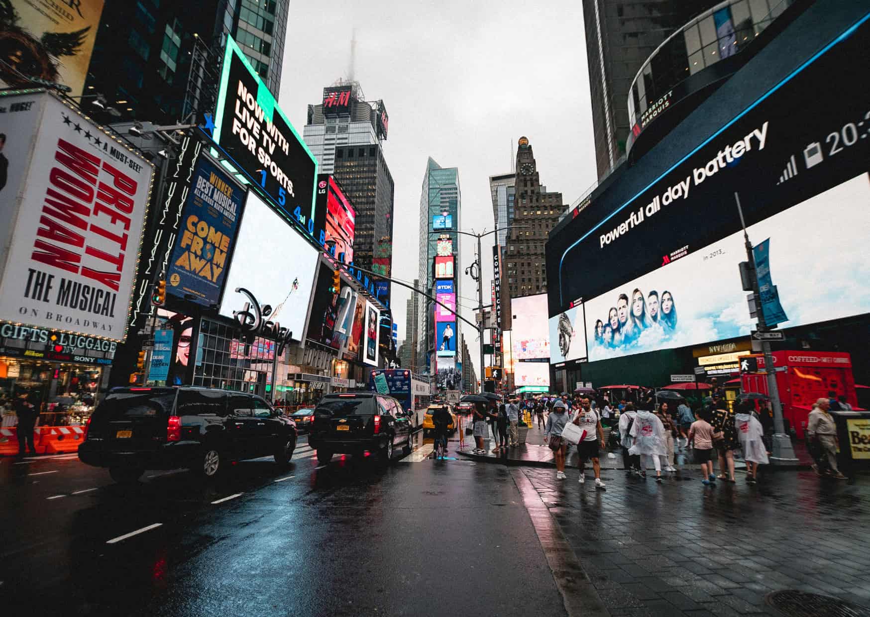 Broadway St | Mistakes Tourists Make in NYC
