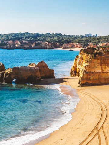 10 Bucket List Destinations In Portugal To Visit, North Portugal Vs South Portugal Which One Is Better For Travel And Food, 10 Amazing Countries To Live and Work Globally, 8 Reasons For Americans to Move to Portugal