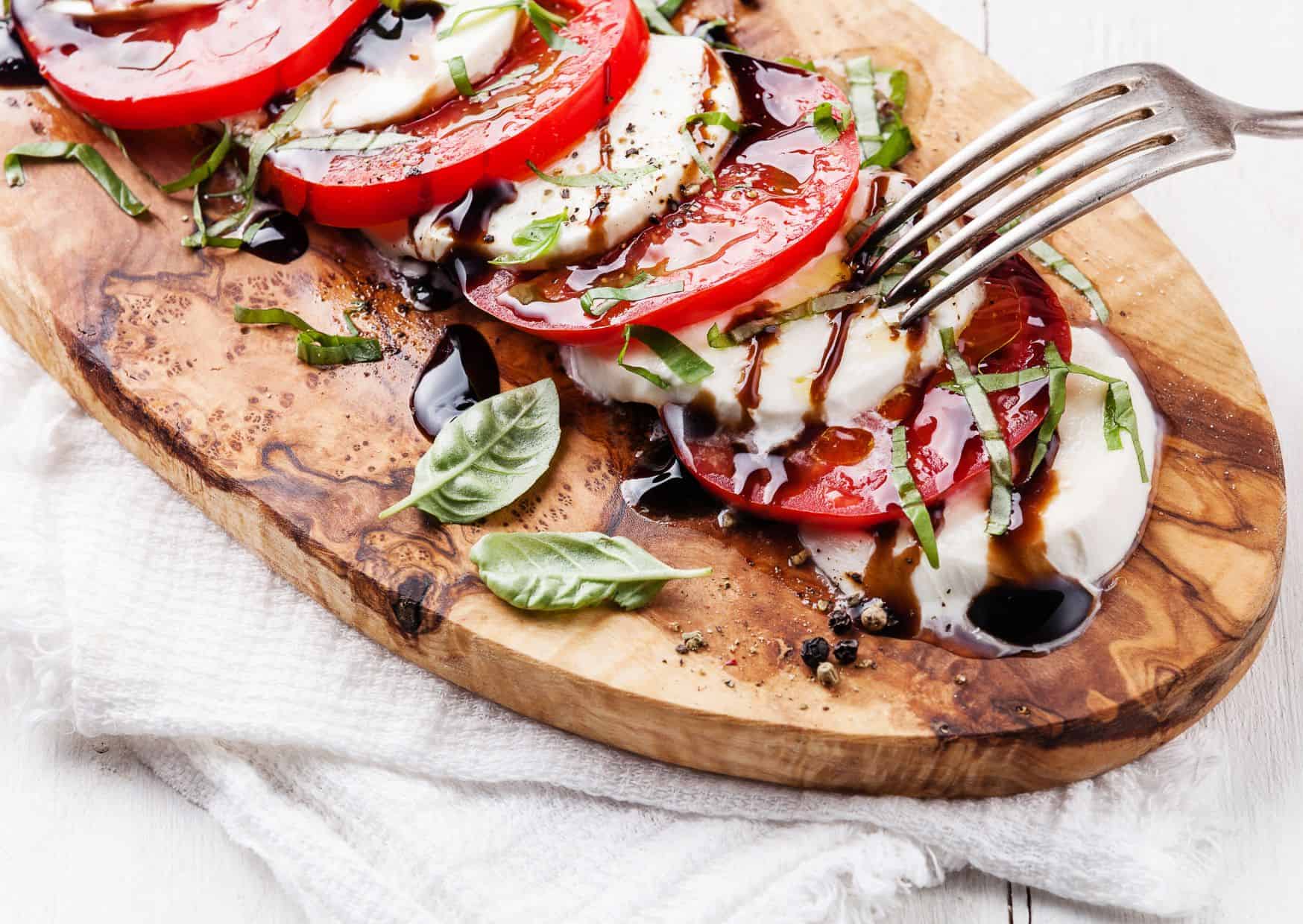 How To Make Caprese Salad (Recipe Guide) Tips And Calories