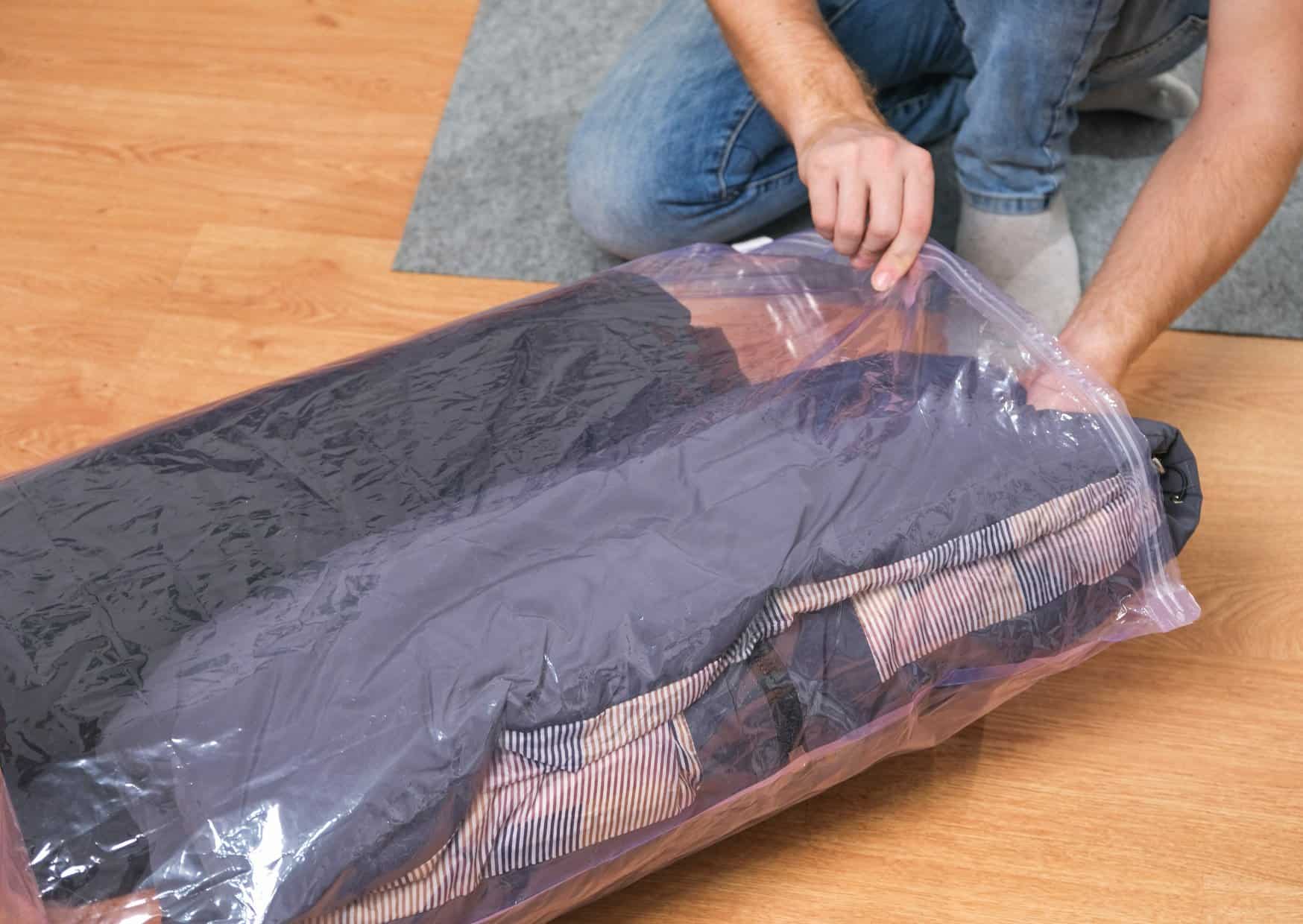 11 Genius Packing Tips Frequent Travelers Swear By (But Most People Never Do) 2 Efficient Travel Packing Hacks 2