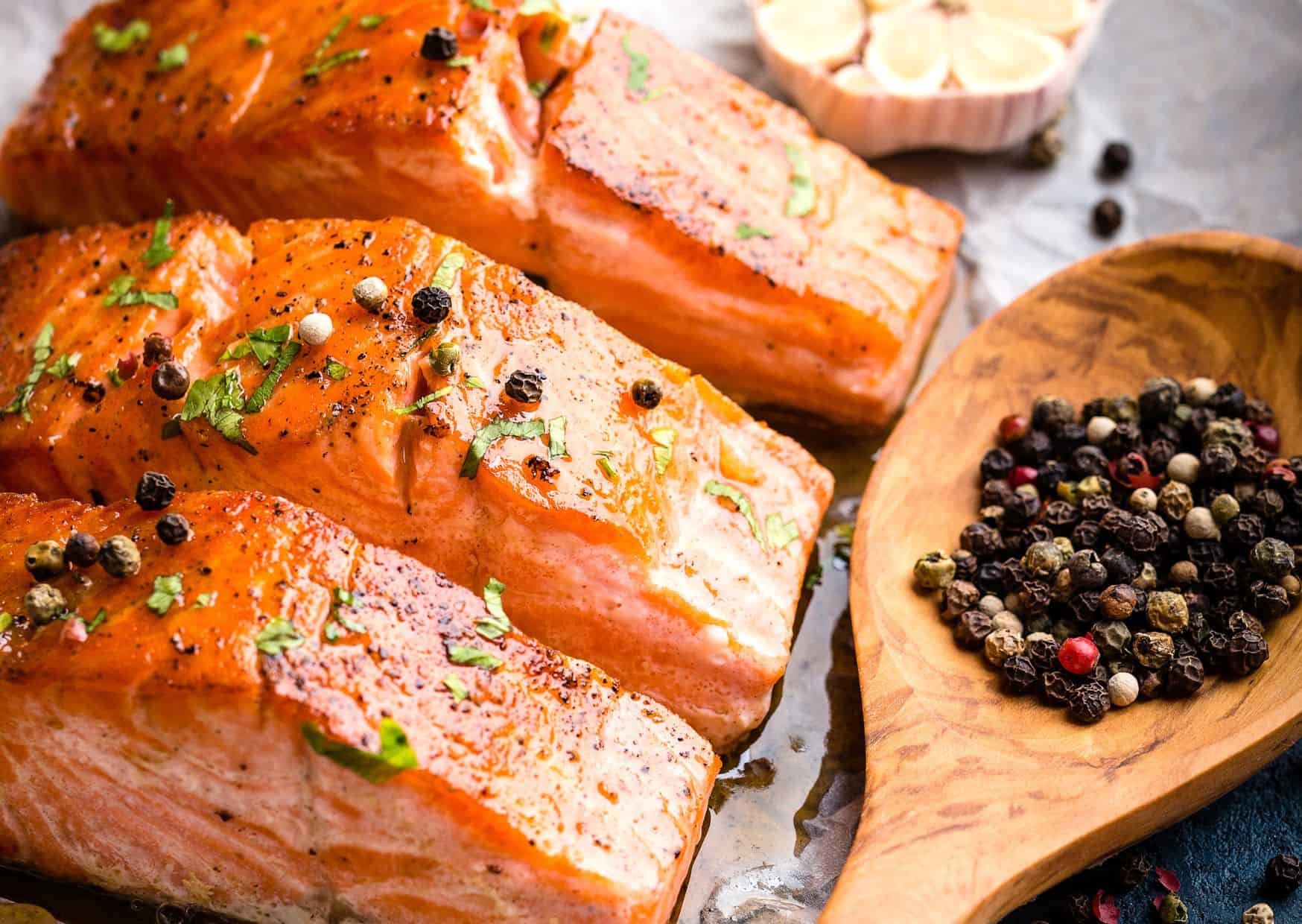 How to Make Garlic Butter Salmon Without Overcooking the Fish 4 How To Make Garlic Butter Salmon (Recipe Guide) Tips And Calories