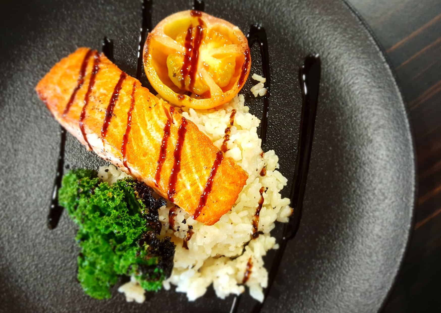 How to Make Garlic Butter Salmon Without Overcooking the Fish 5 How To Make Garlic Butter Salmon (Recipe Guide) Tips And Calories