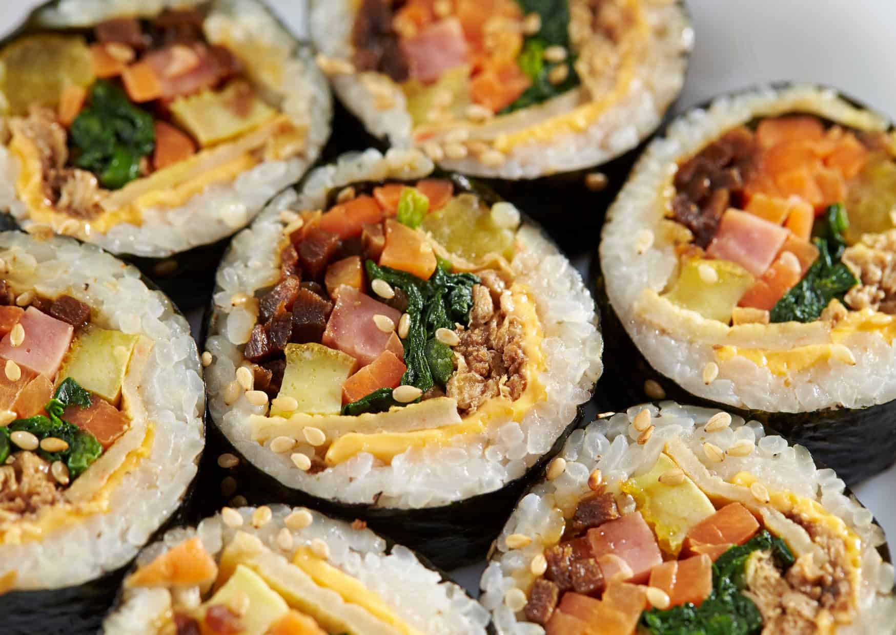 Gimbap vs Sushi: The Delicious Debate That Food Lovers Keep Getting Wrong 1 gimbap vs sushi