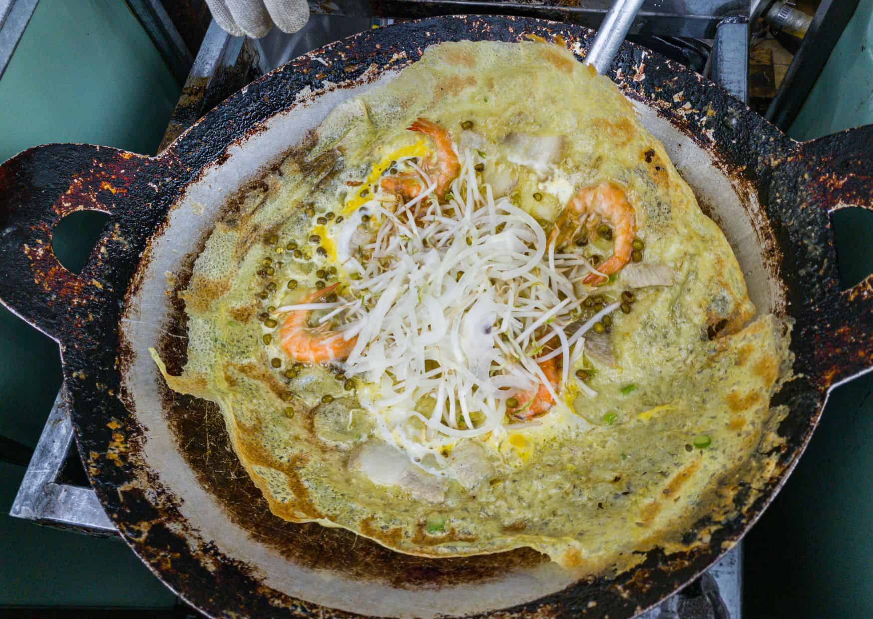 How To Make Banh Xeo Vietnamese Sizzling Pancakes (Recipe Guide)