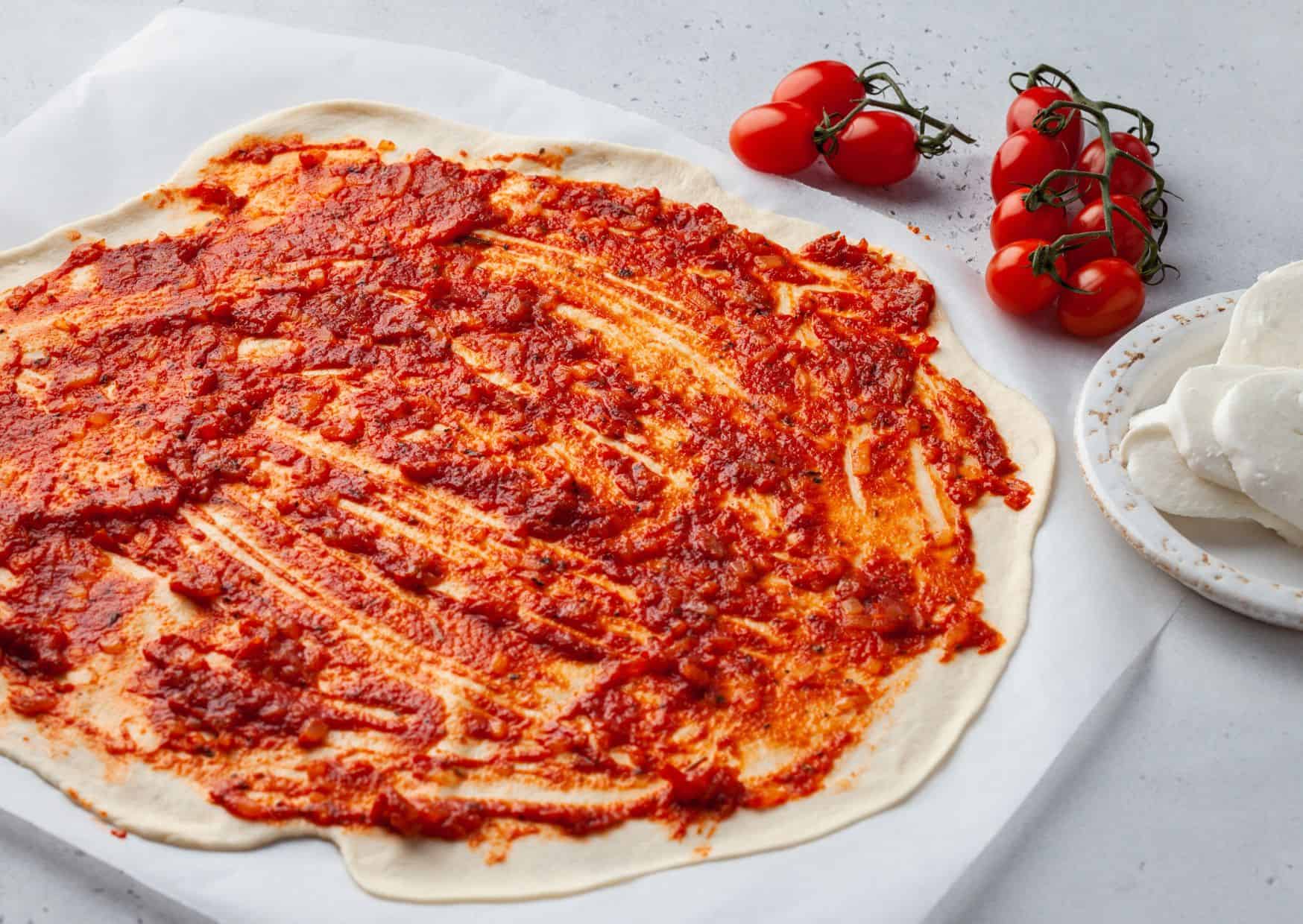 The 5 Ingredients That Make Real Margherita Pizza: How Italian Pizzaioli Make Margherita Pizza With Just a Few Ingredients 4 How To Make Margherita Pizza (Recipe Guide) Tips And Calories