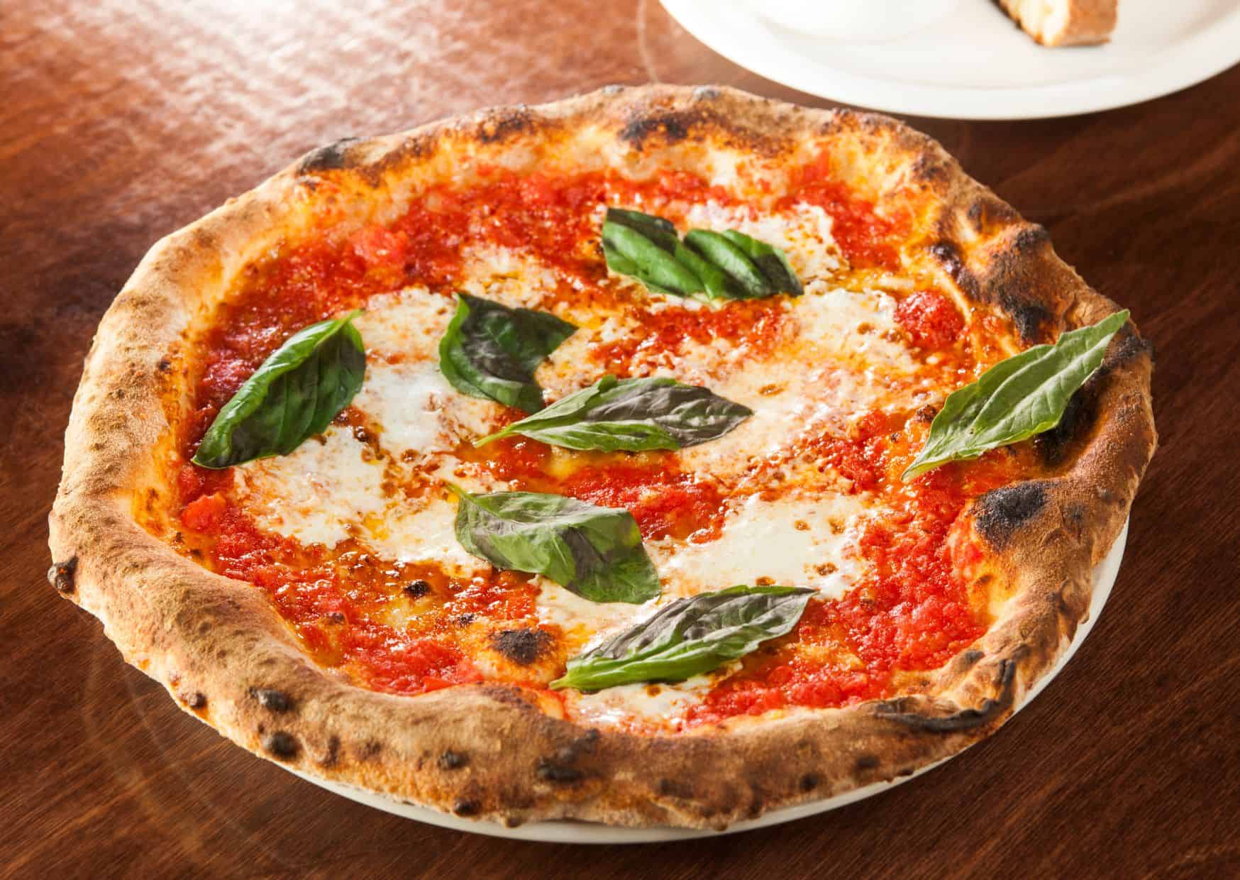 The 5 Ingredients That Make Real Margherita Pizza: How Italian Pizzaioli Make Margherita Pizza With Just a Few Ingredients 5 How To Make Margherita Pizza (Recipe Guide) Tips And Calories