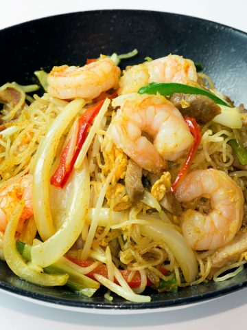 How To Make Singapore Noodles (Recipe Guide) Tips And Calories