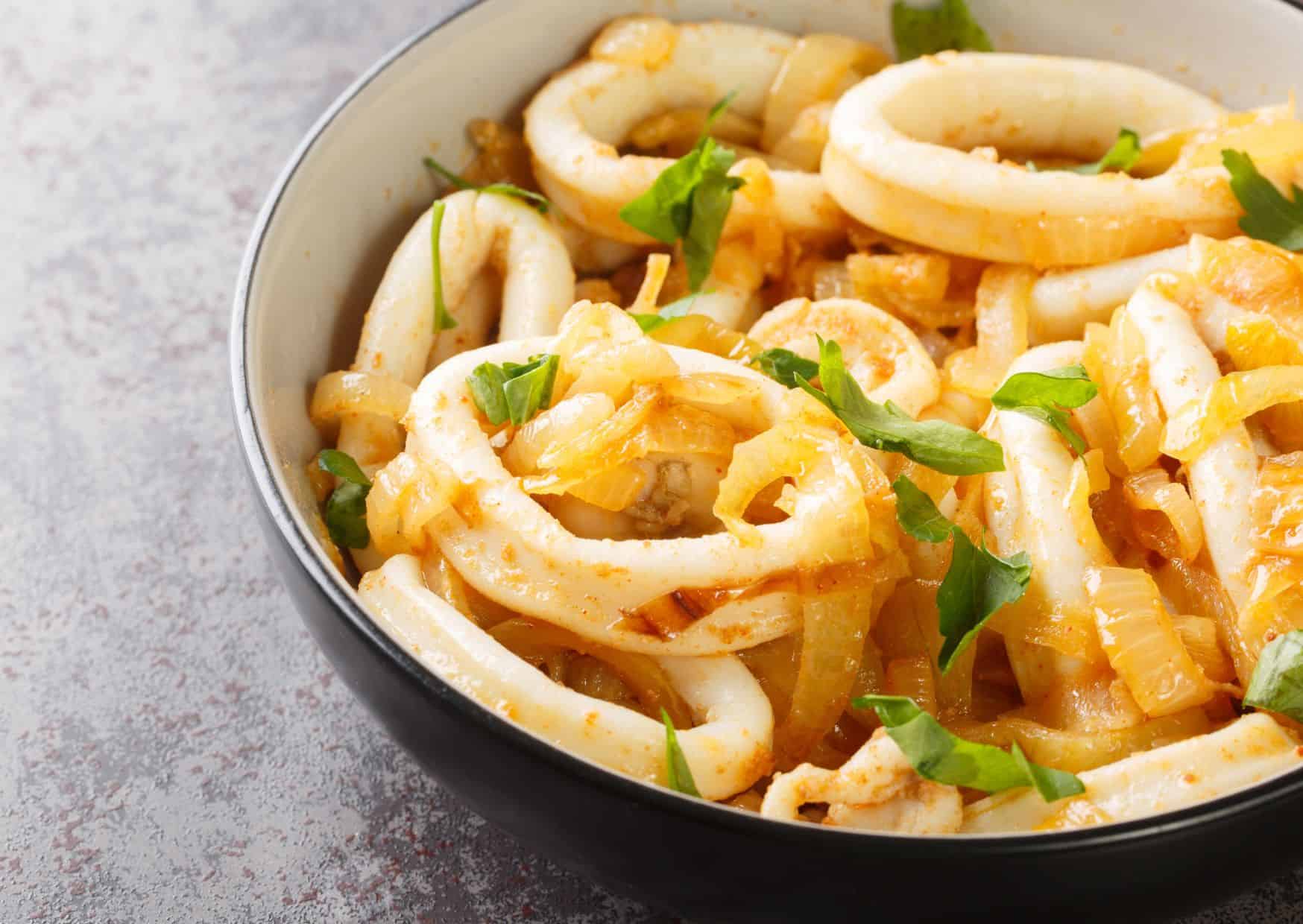 The Spanish Snack That Puts Onion Rings to Shame: How to Make Authentic Calamares a la Romana at Home 5 How To Make Calamares A la Romana Fried Calamari (Recipe Guide)