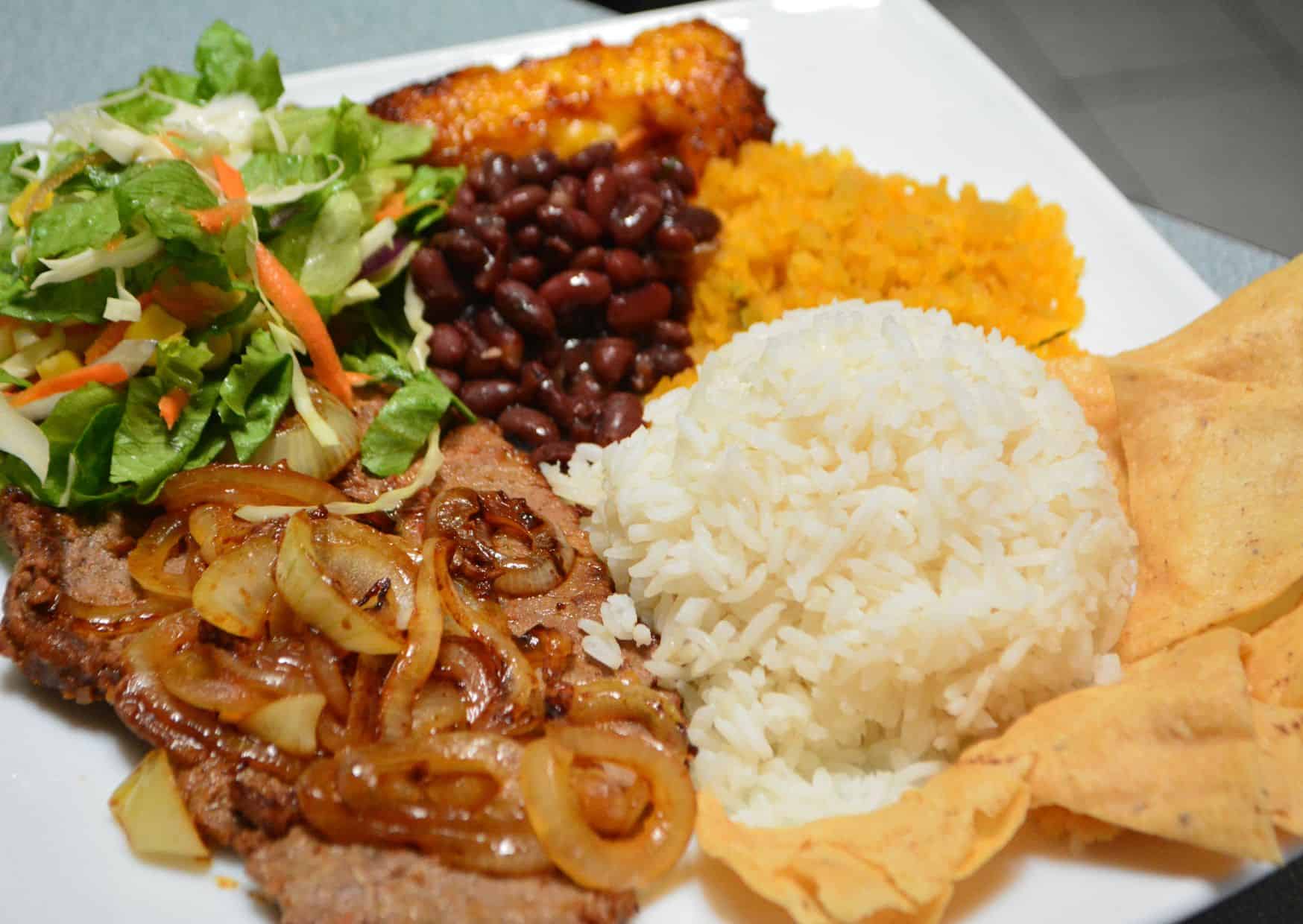 The 30-Minute Costa Rican Dinner Everyone Loves: How To Make Casado With Rice, Black Beans, Plantains, And Juicy Meat 5 How to Make Costa Rican Casado (Recipe Guide)