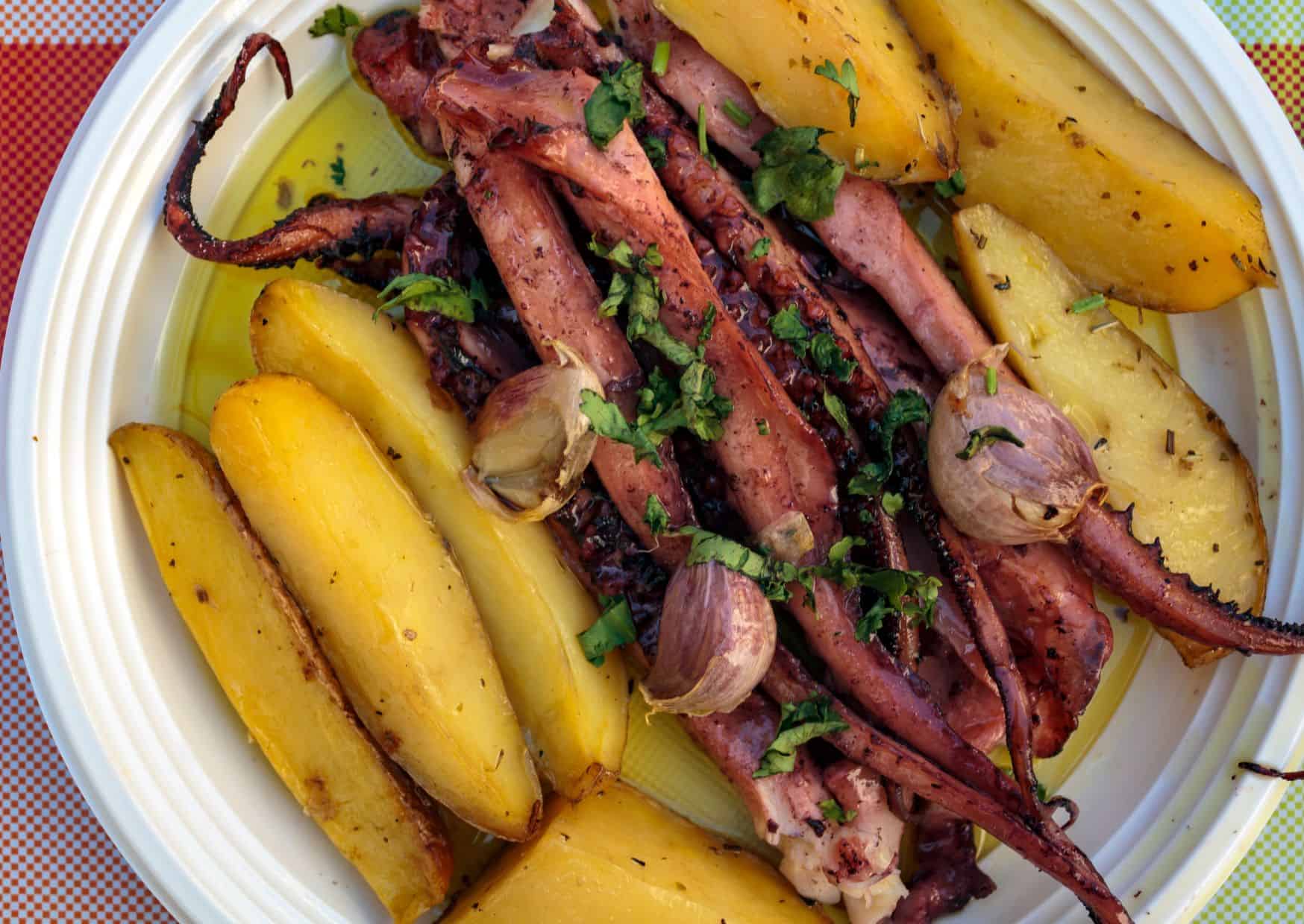 Think Octopus Is Tricky? This Portuguese Method Changes Everything: How to Make Octopus with Olive Oil and Garlic 1 How to Make Octopus with Olive Oil and Garlic (Recipe Guide)