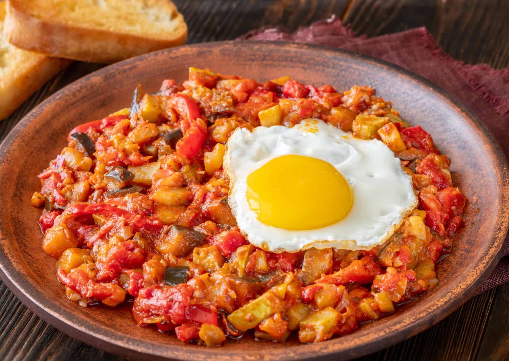 The Spanish Vegetable Dish That Tastes Even Better With an Egg on Top: The Spanish Ratatouille That France Can’t Compete With 1 How To Make Pisto Spanish Ratatouille (Recipe Guide)
