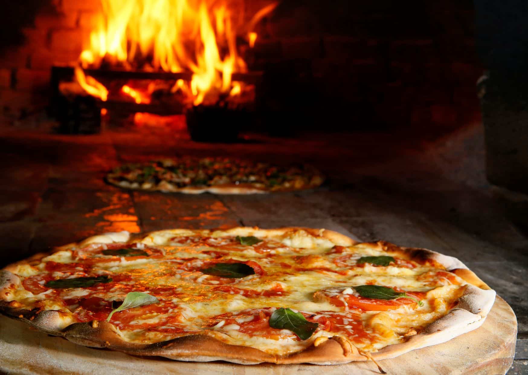 Argentinian Pizza vs. Italian Pizza: Key Differences Explained 3 Difference Between Argentinian Pizza and Italian Pizza