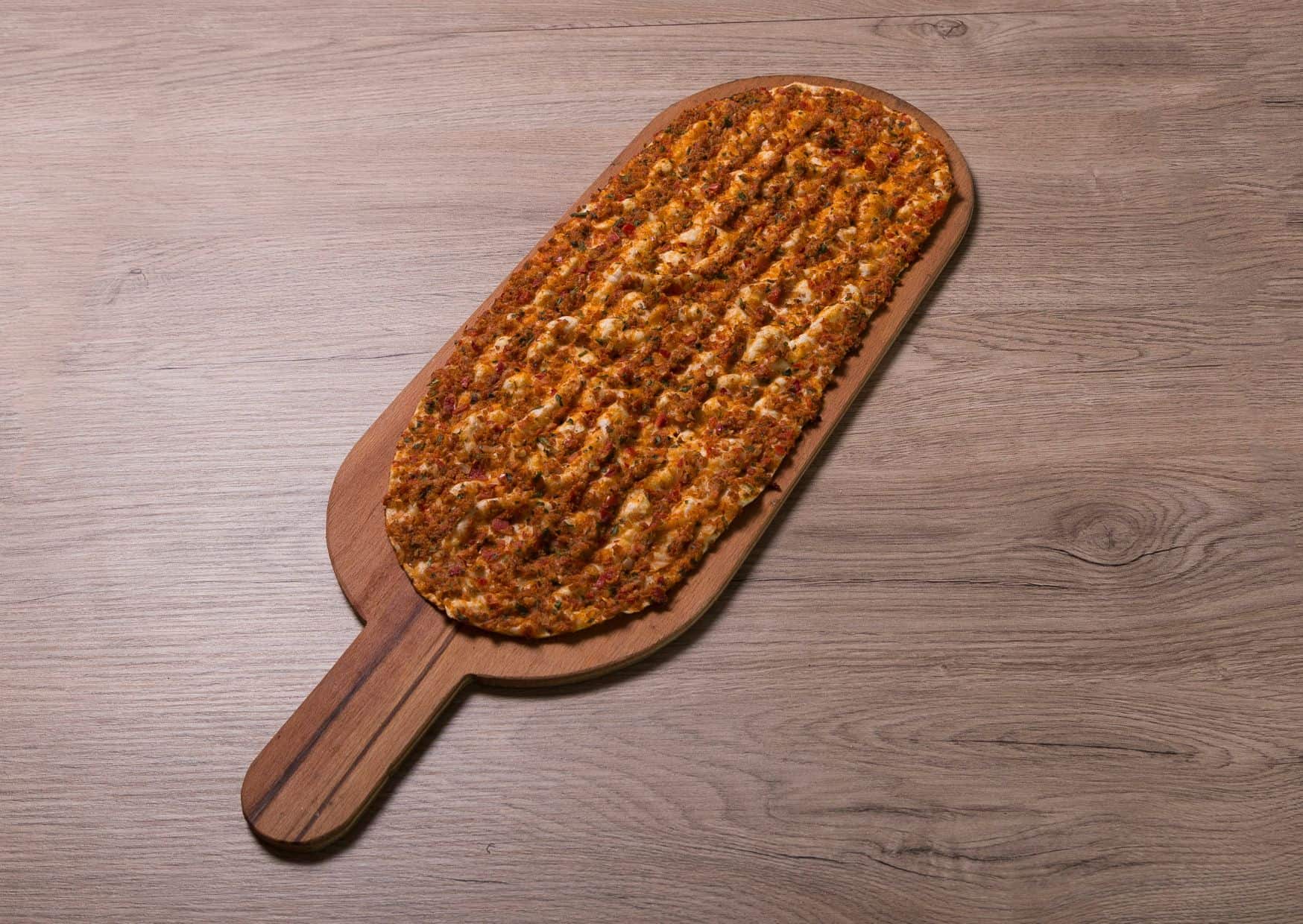 How To Make Turkish Lahmacun (Recipe Guide)