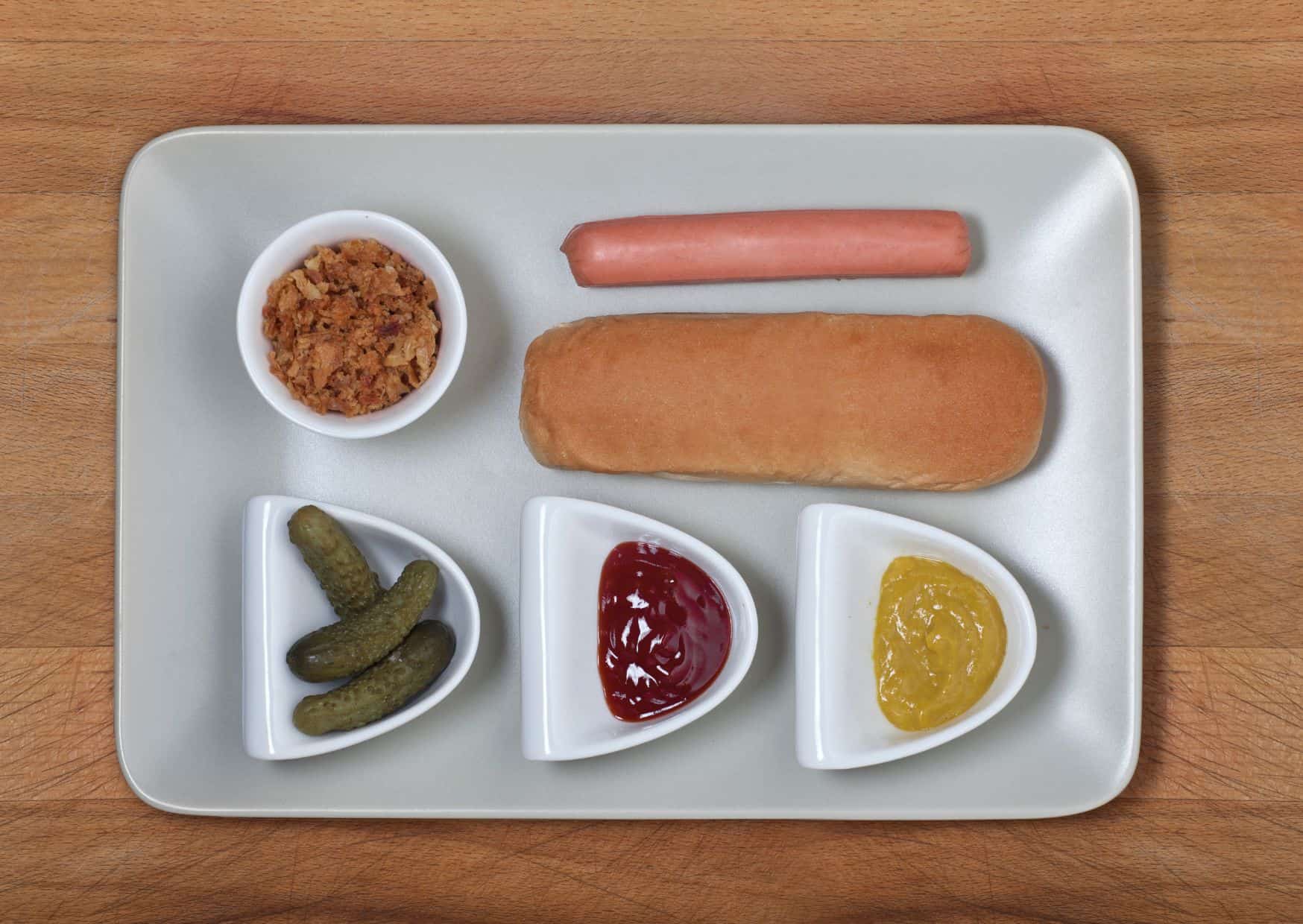 Think Hot Dogs Are Easy? How to Make a Perfect Hot Dog Like a Pro 2 How To Make A Perfect Hot Dog (Recipe Guide)