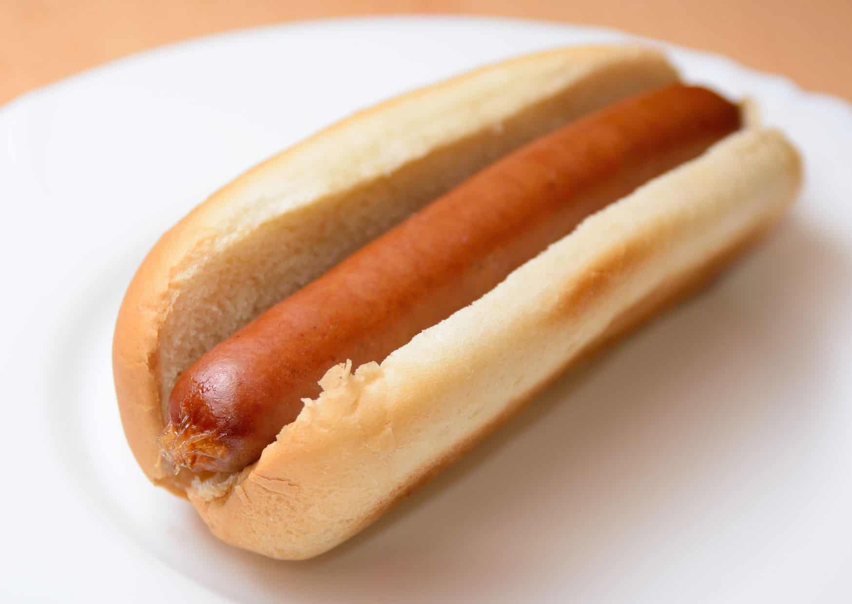 Think Hot Dogs Are Easy? How to Make a Perfect Hot Dog Like a Pro 4 How To Make A Perfect Hot Dog (Recipe Guide)