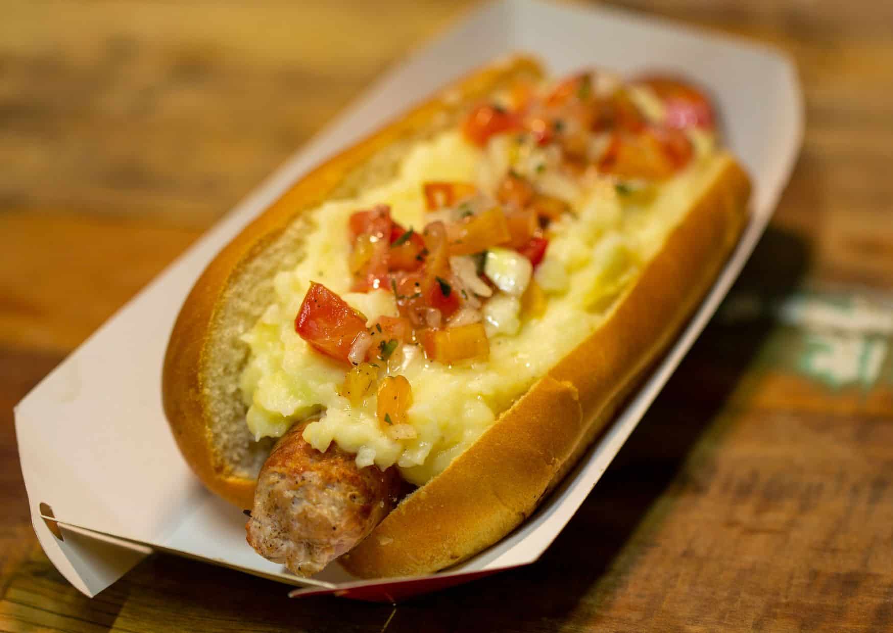 Think Hot Dogs Are Easy? How to Make a Perfect Hot Dog Like a Pro 1 How To Make A Perfect Hot Dog (Recipe Guide)