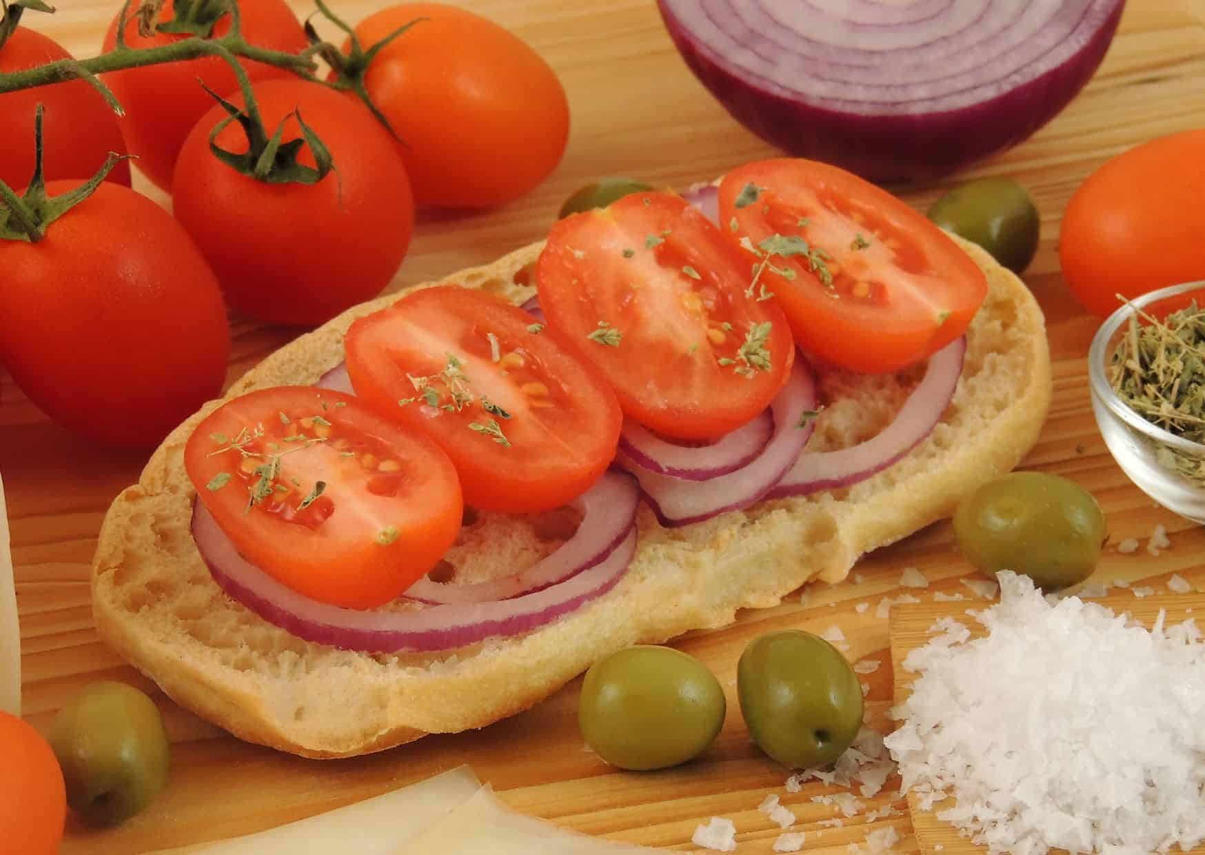 The 15-Minute Italian Recipe That Makes Tomatoes Taste Incredible: How to Make Real Bruschetta al Pomodoro 2 How To Make Bruschetta al Pomodoro (Recipe Guide)