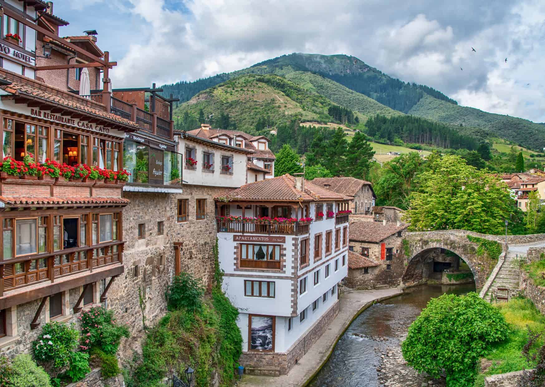 North vs South Spain: The Ultimate Showdown for Travel and Food Lovers 2 North Spain Vs South Spain: Which One Is Better For Travel And Food, New Favorite Destination In Spain: Asturias - Why You Should Visit