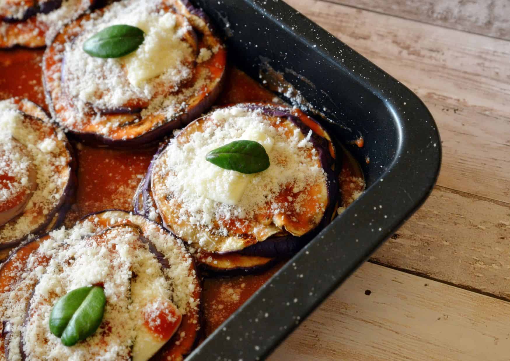 9 Authentic Vegetarian Italian Dishes That Even Meat Lovers Secretly Crave 8 Melanzane alla Parmigiana (Eggplant Parmesan)