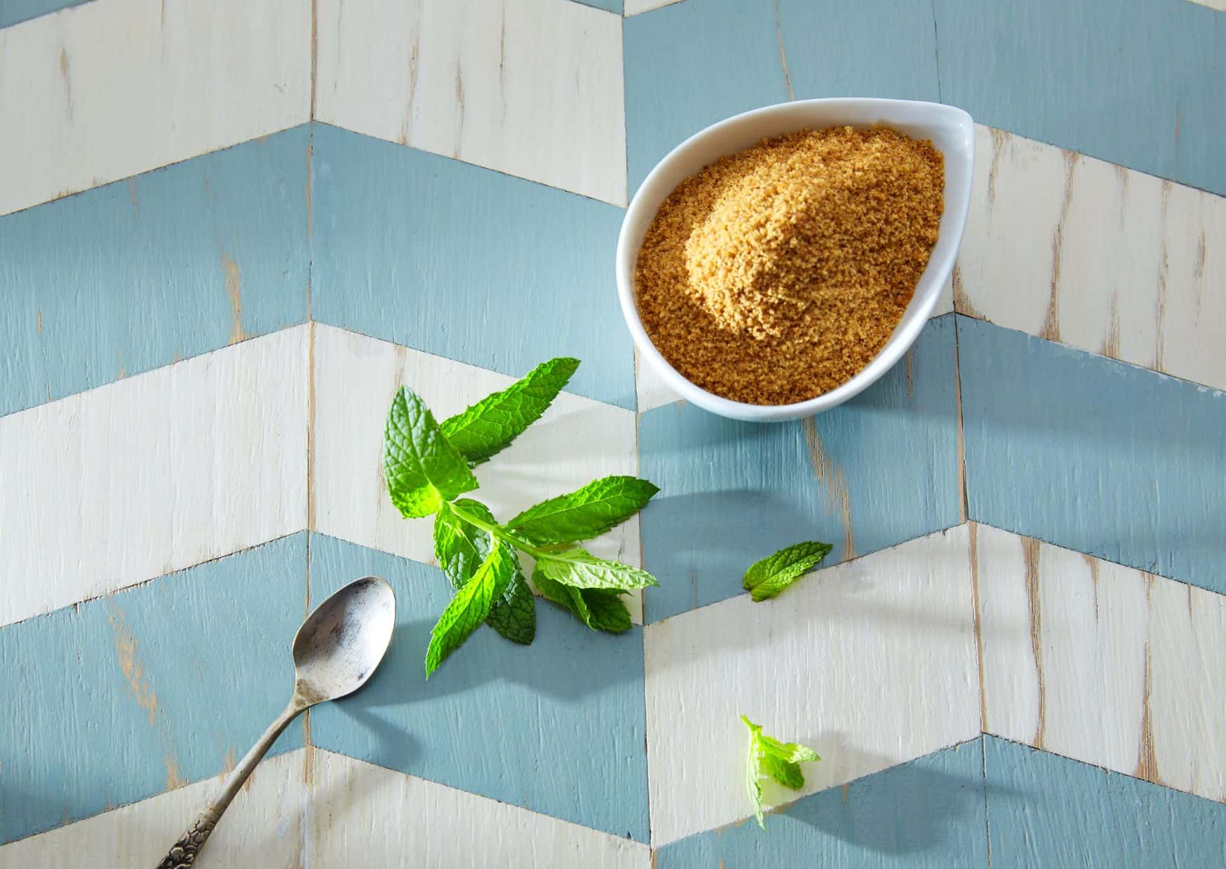 Why Moroccan Mint Tea Tastes Better And How to Make It Right 2 How To Make Homemade Moroccan Mint Tea (Recipe Guide)