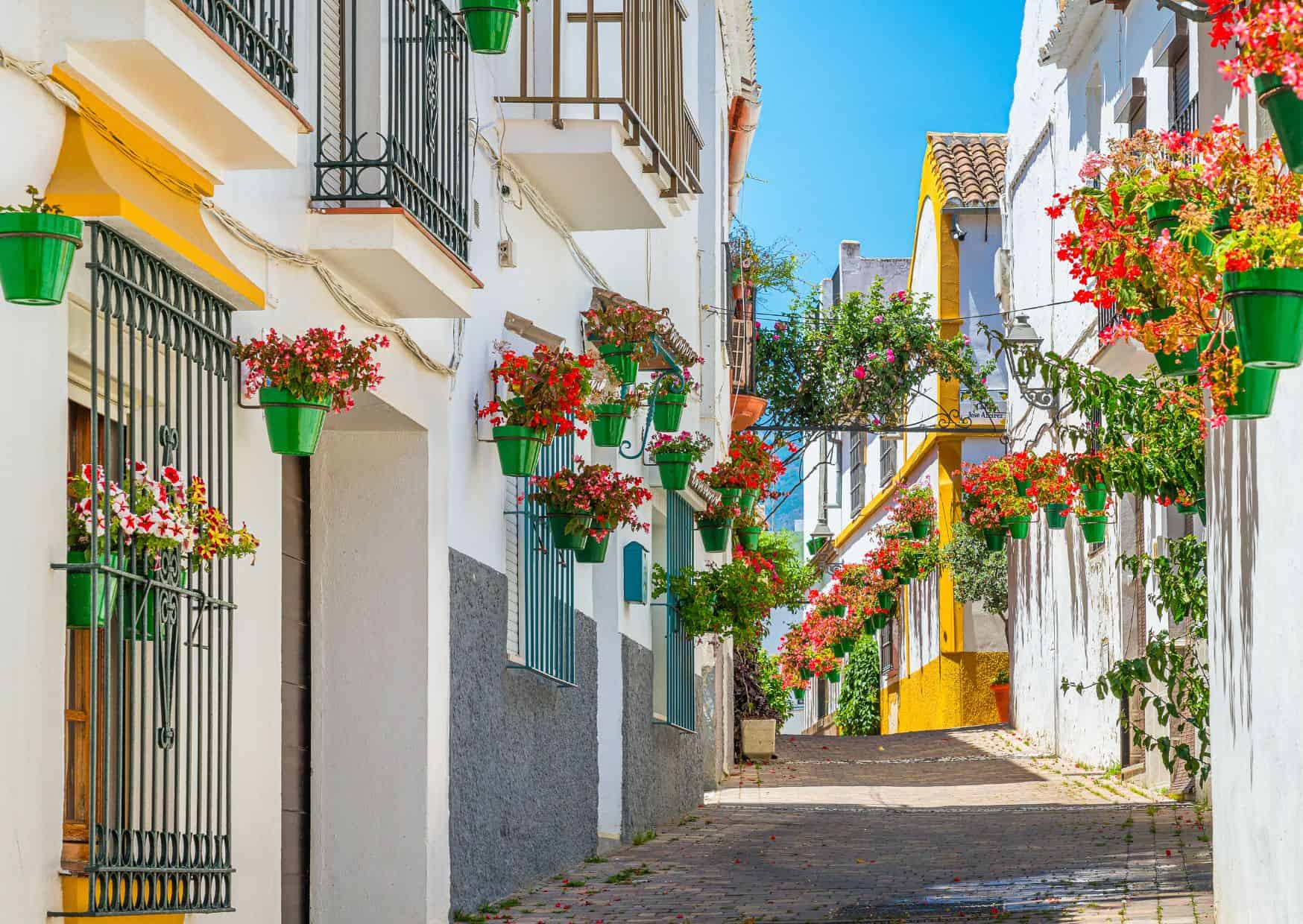 How to Find Affordable Accommodation in Spain Without Paying High Airbnb Prices: 9 Websites for Long and Short Rentals
