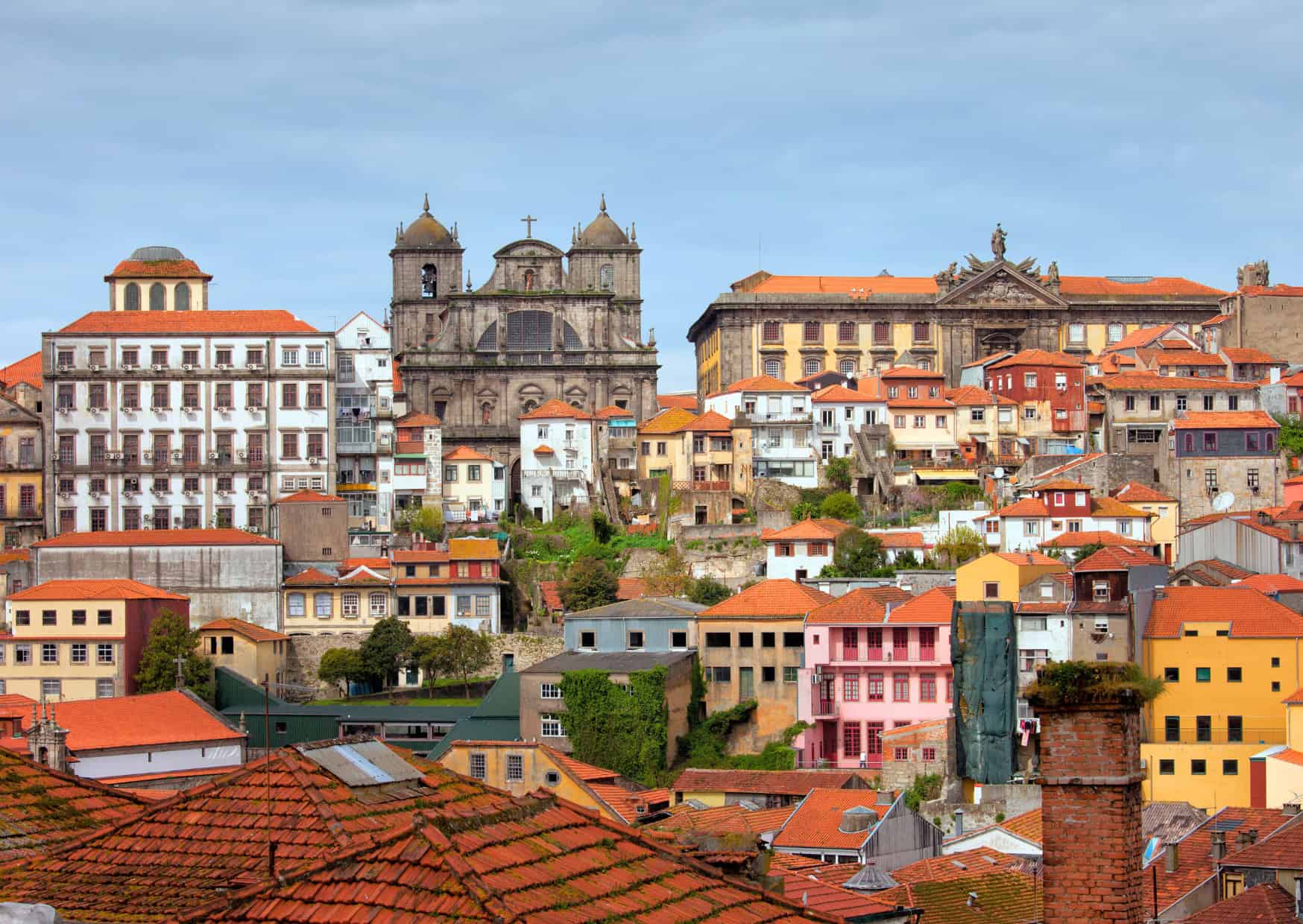 Thinking of Moving to Portugal? Read This First: Why Most Americans Don’t Last 18 Months in Portugal 4 Why Everyones Packing Up and Moving to Portugal 1