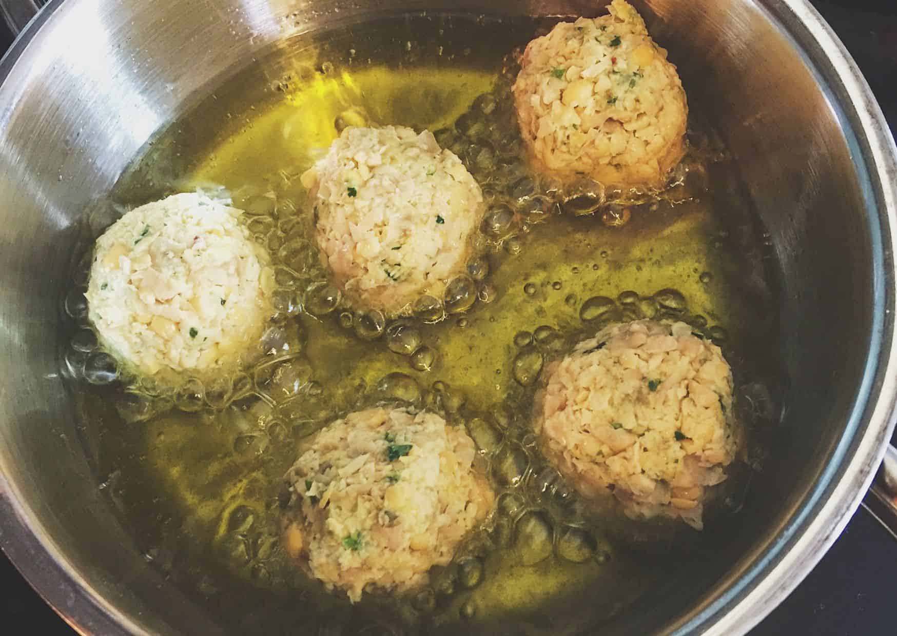 This Falafel Recipe Is Crispy, Fluffy, and Worth Learning Once: How to Make Homemade Falafel That Tastes Like Street Food 6 How to Make Homemade Falafel (Recipe Guide)
