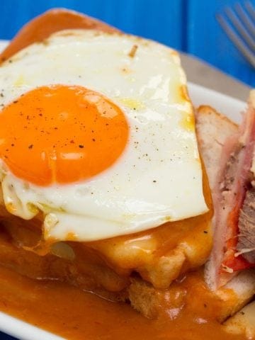 How to Make Portuguese Francesinha (Recipe Guide)