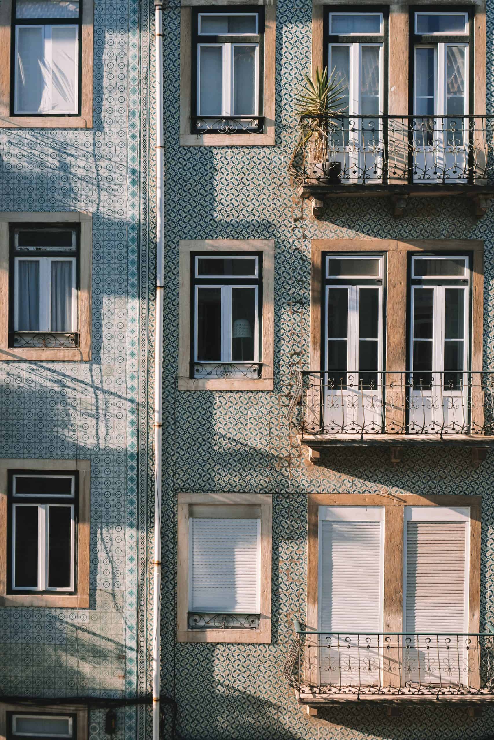 azulejos in lisbon