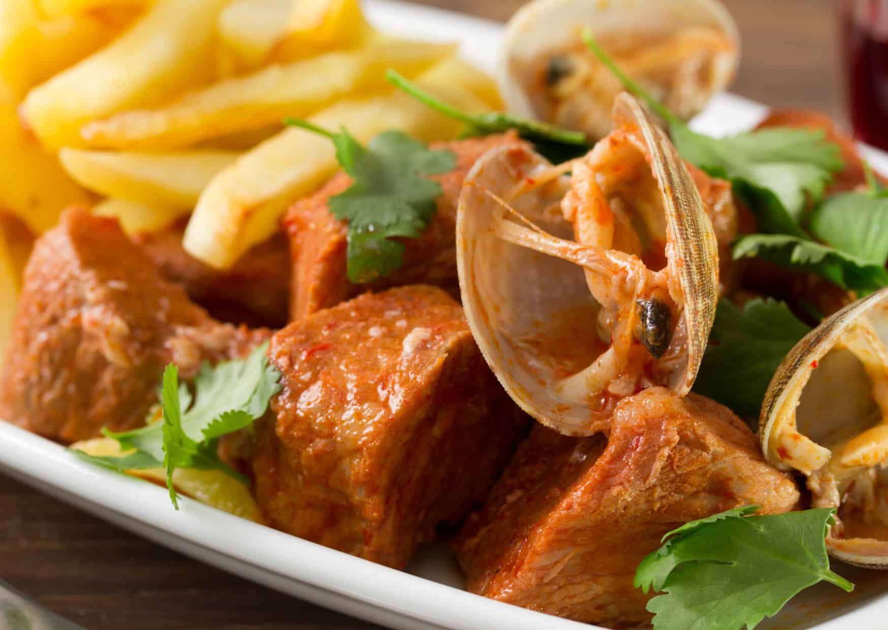 How to Make Portuguese Pork and Clams Like a Local: The Traditional Portuguese Recipe That Feels Like a Feast 2 How To Make Carne de Porco Alentejana (Recipe Guide)