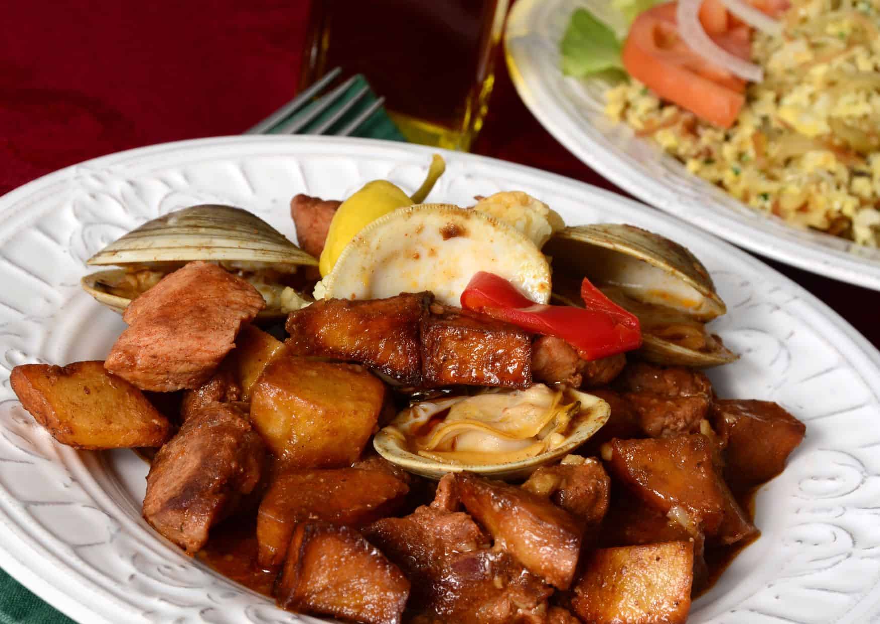 How to Make Portuguese Pork and Clams Like a Local: The Traditional Portuguese Recipe That Feels Like a Feast 1 How To Make Carne de Porco Alentejana (Recipe Guide)