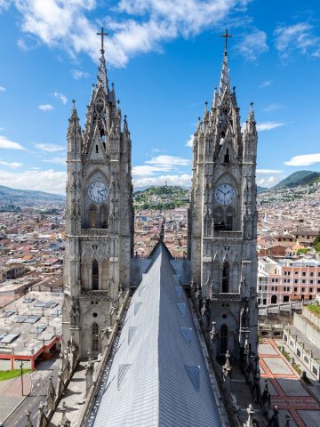 12 Best Cities to Live for $2000 USD Per Month