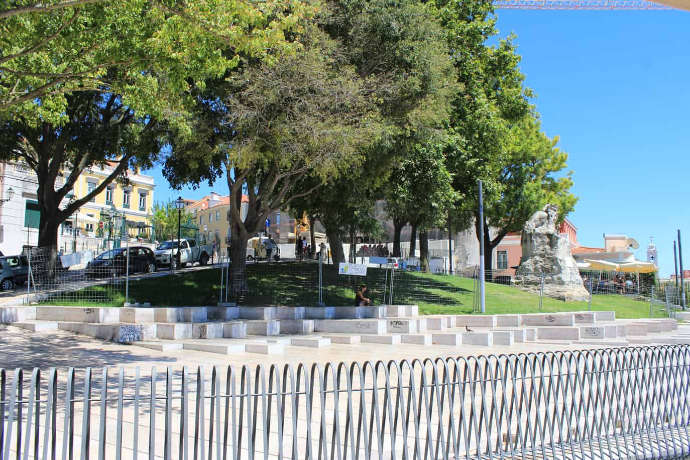10 Hidden Porto Viewpoints Only Locals Know About 8 jardim do alto de santa catarina 4