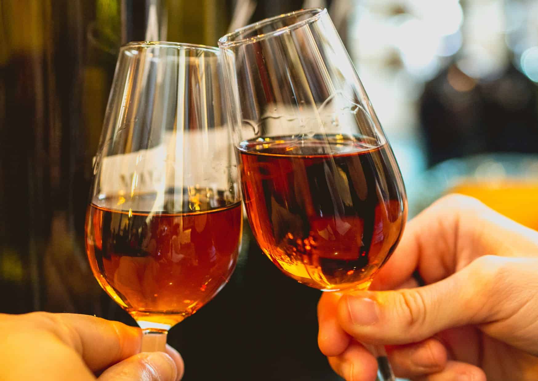 8 Unwritten Rules of Drinking in Europe vs. the USA