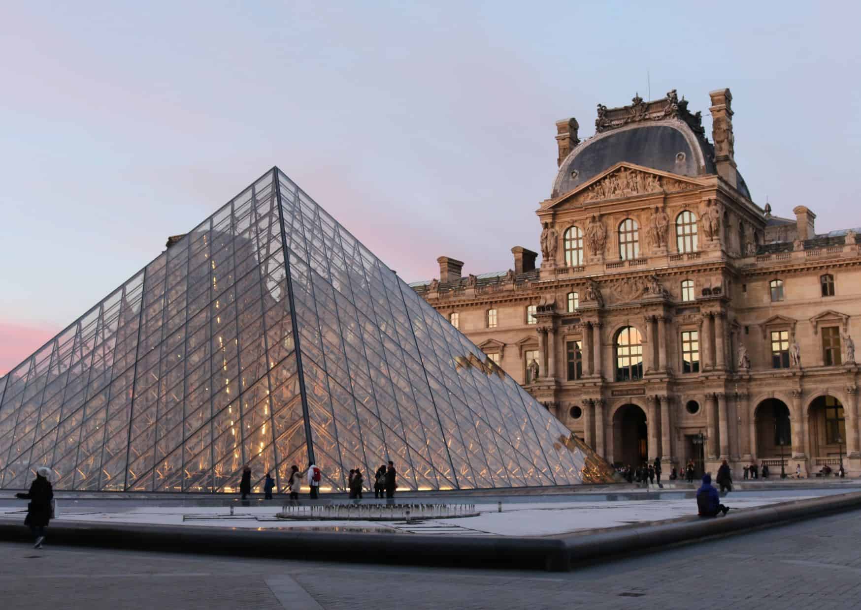 Don’t Do This in France: 24 Things not to do in France