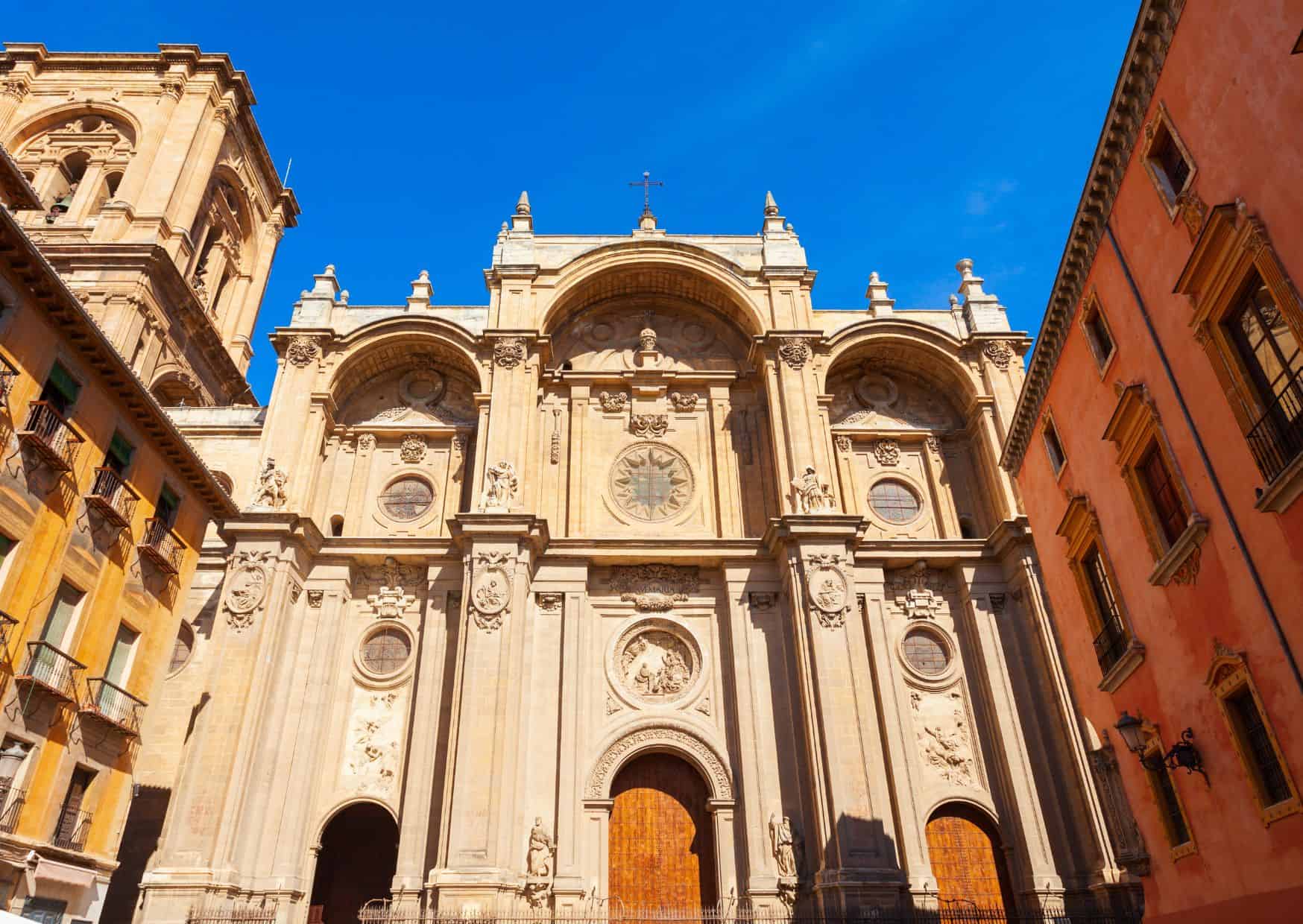Most Popular Places To Visit In Spain: Best Things to Know Before Visiting Granada Spain 8 Most Popular Places To Visit In Spain: Best Things to Know Before Visiting Granada Spain