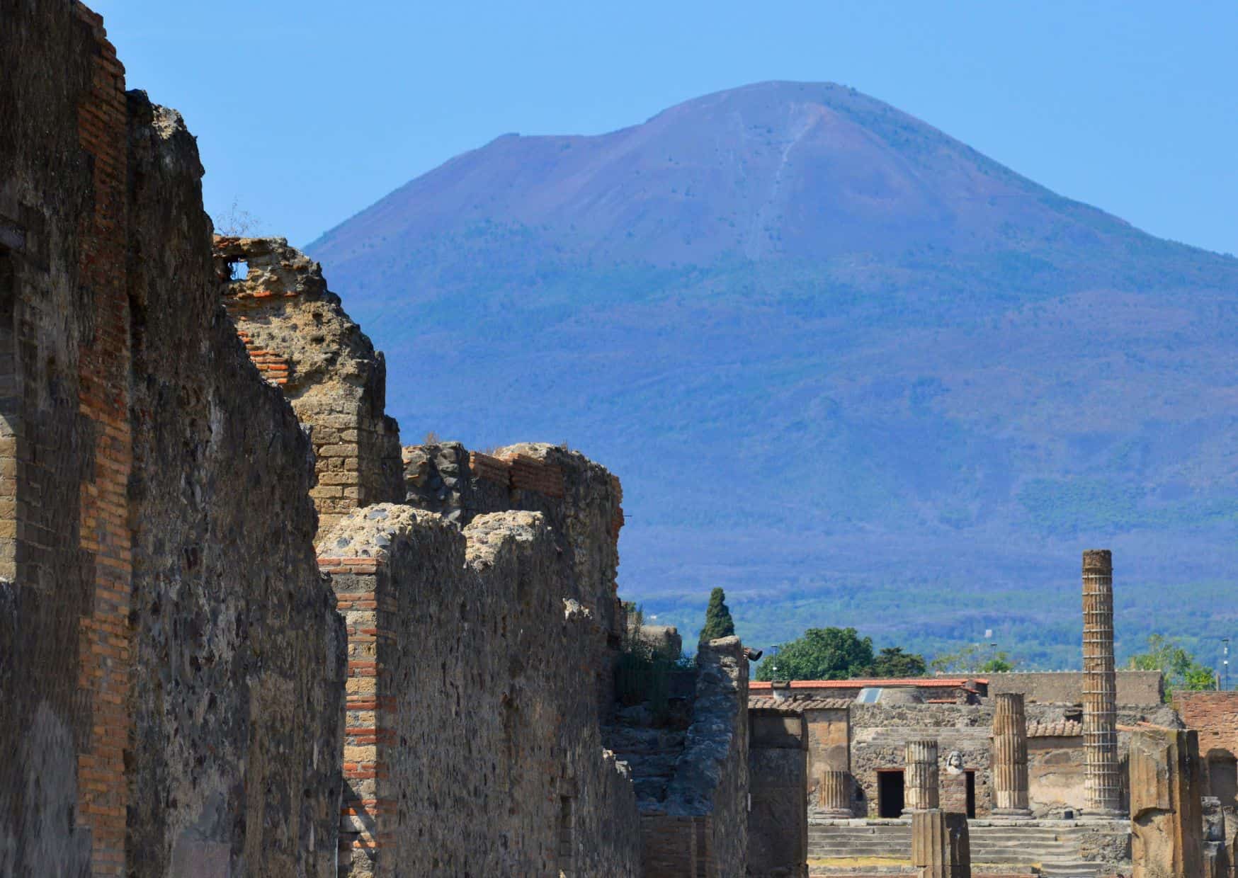 10 Common Mistakes to Avoid in Naples and How to Avoid Them 4 10 Common Mistakes to Avoid in Naples and How to Avoid Them