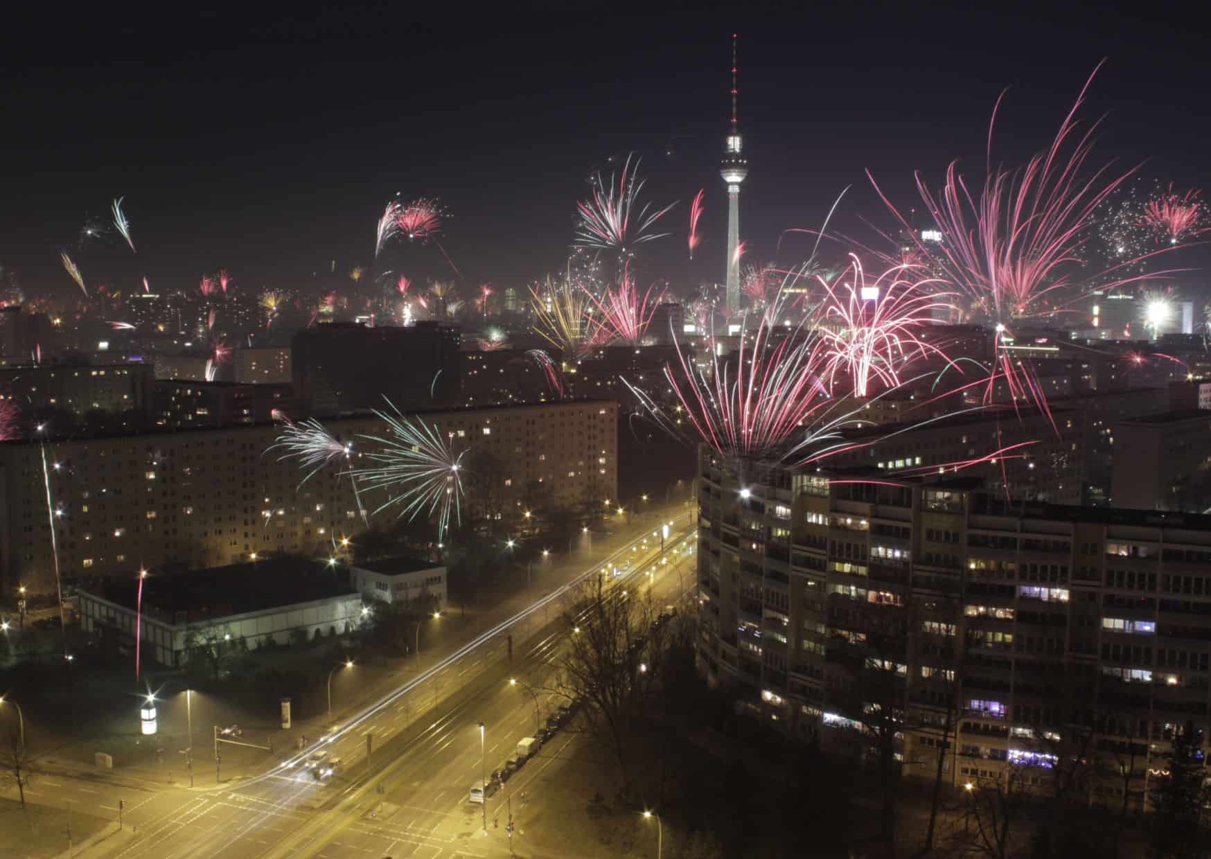 10 Best Countries to Celebrate New Year Around The World 7 New Year 4