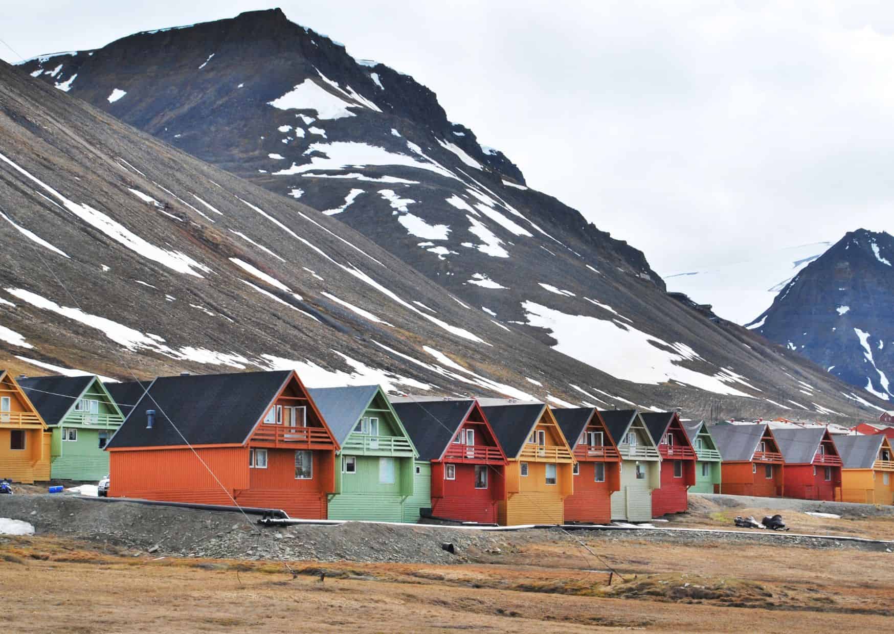 Forget Iceland: 10 Underrated Scandinavian Destinations That Are Just As Epic (And Way Less Crowded) 2 Svalbard,
