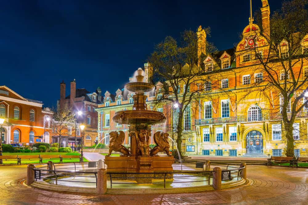 13 Tourist Traps Europeans Never Visit Leicester Square London