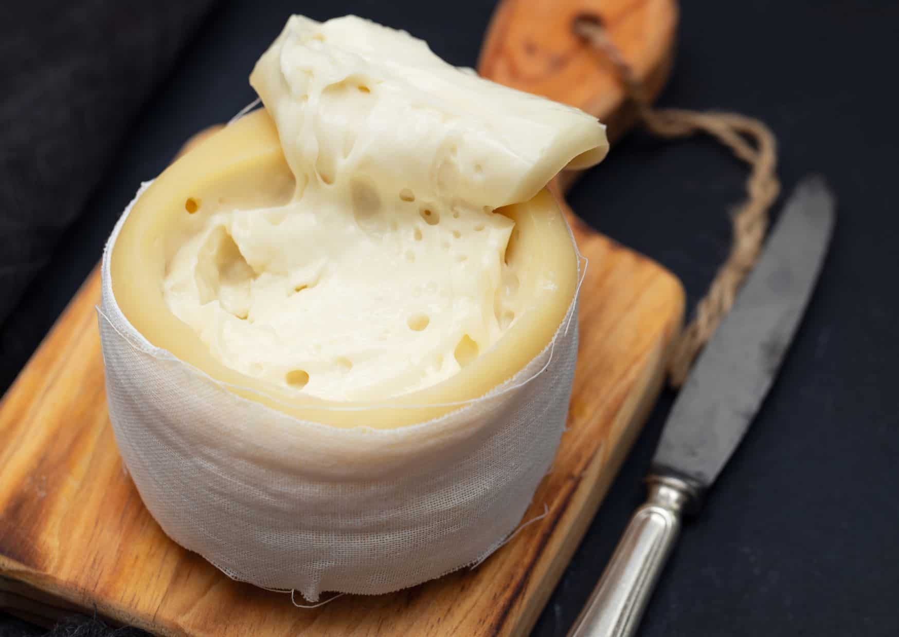 What to Eat in Portugal Beyond Pastéis de Nata And Bacalhau: 7 Authentic Portuguese Dishes Even Locals Love More Than the Tourist Favorites 10 Queijo da Serra (Serra da Estrela Cheese)