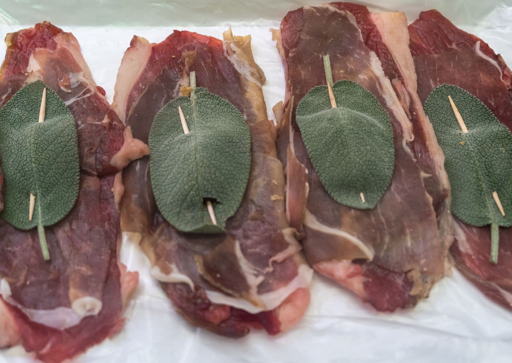 How To Make Homemade Saltimbocca alla Romana (Recipe Guide)