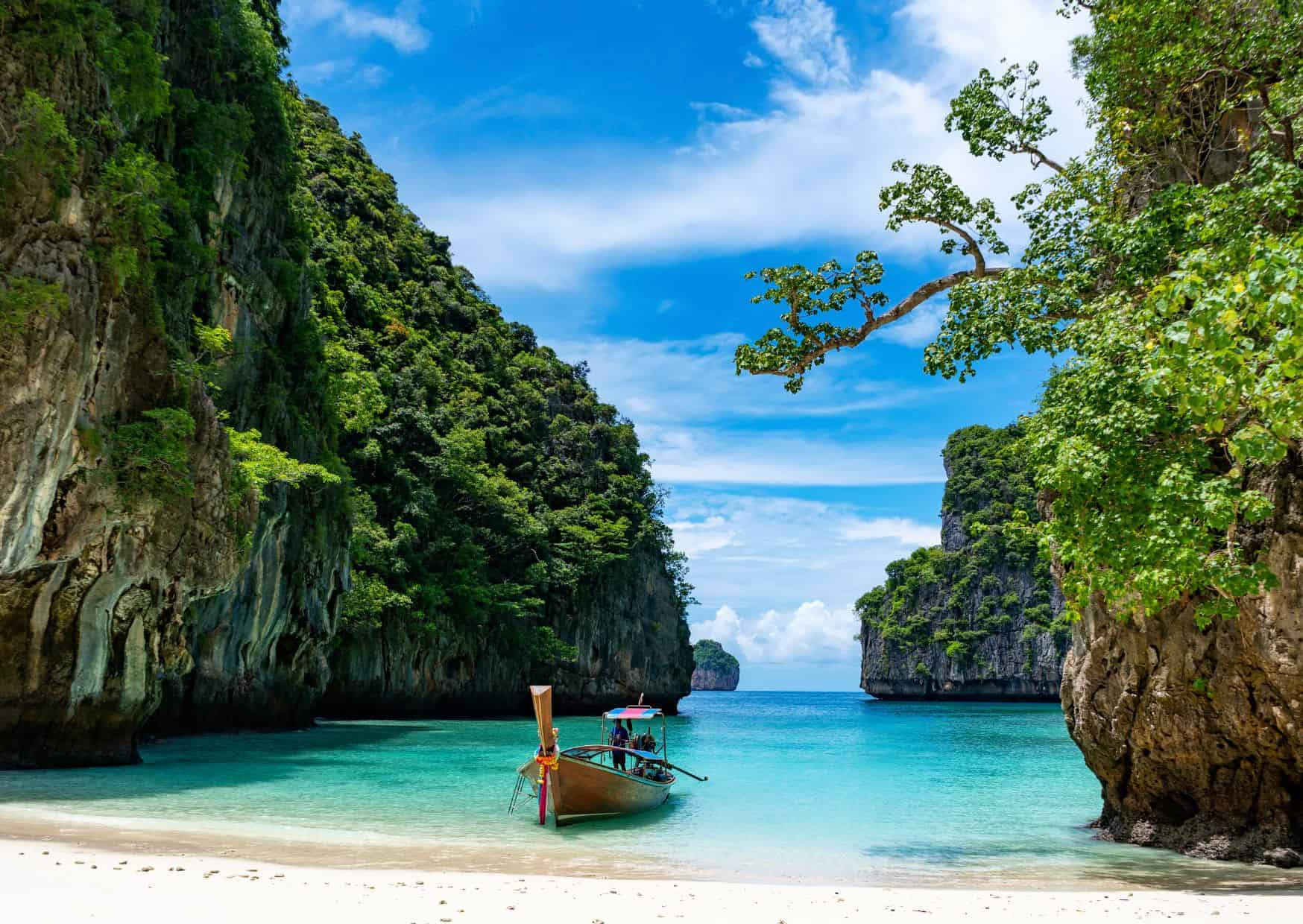 15 Things You Should Never Do in Thailand — If You Want to Avoid Major Culture Shock 1 Don't Do This in Thailand: 15 Things Not to Do in Thailand