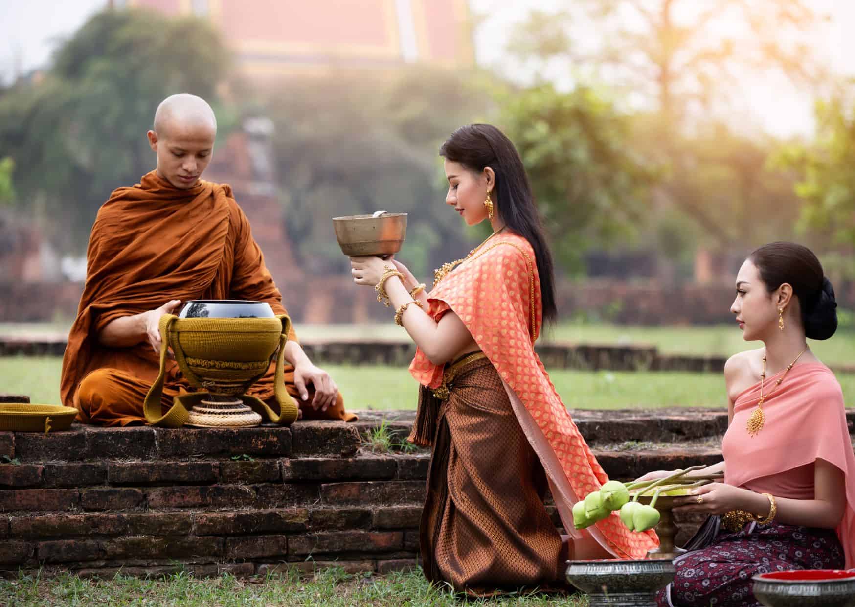 15 Things You Should Never Do in Thailand — If You Want to Avoid Major Culture Shock 8 Don't Do This in Thailand: 15 Things Not to Do in Thailand