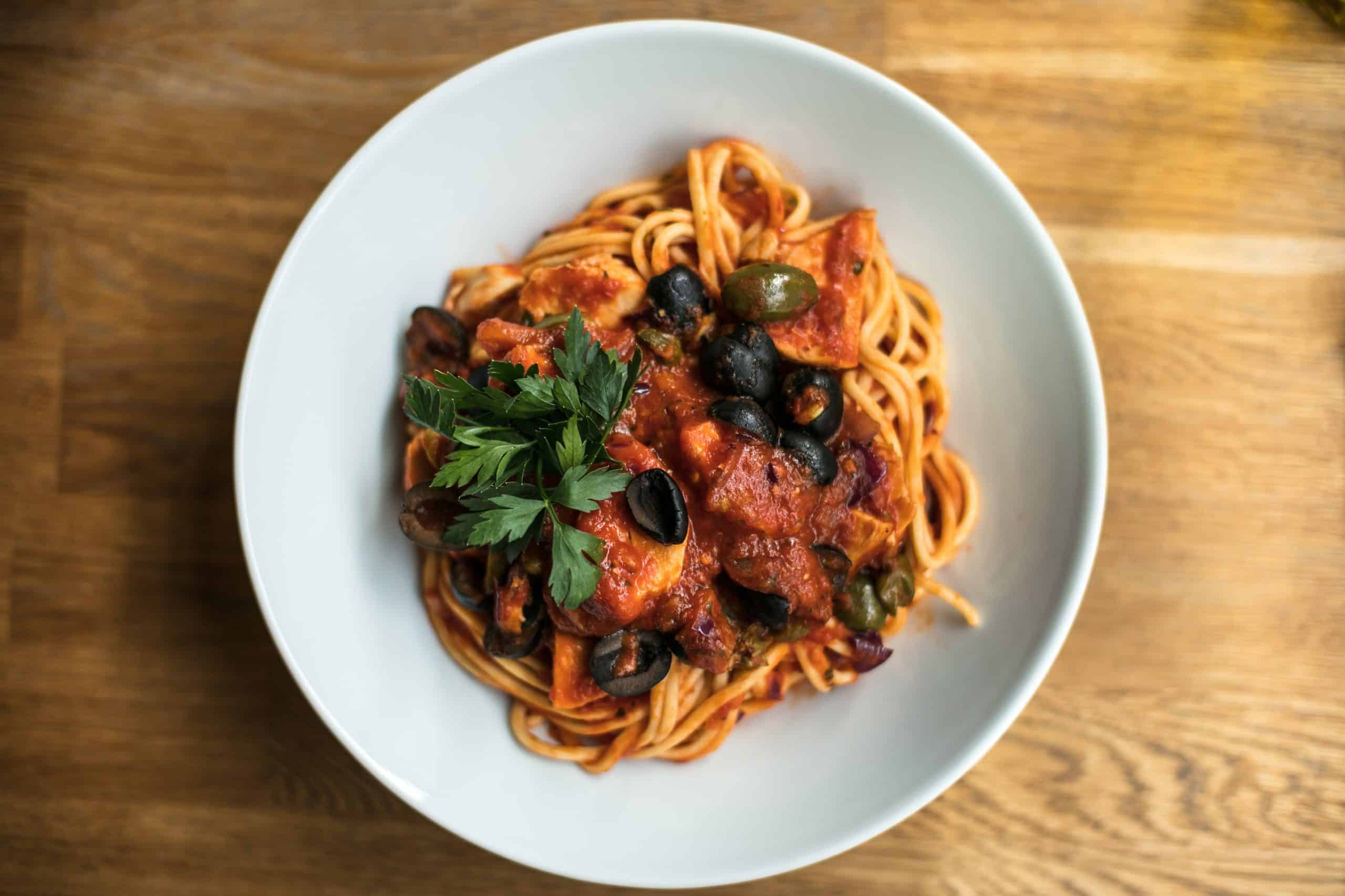 How to Make Spaghetti alla Puttanesca Like an Italian 4 How to Make Spaghetti alla Puttanesca (Recipe Guide)